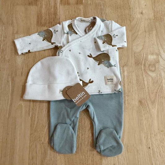 Set Primera Puesta Ballena con gorrito y arrullo