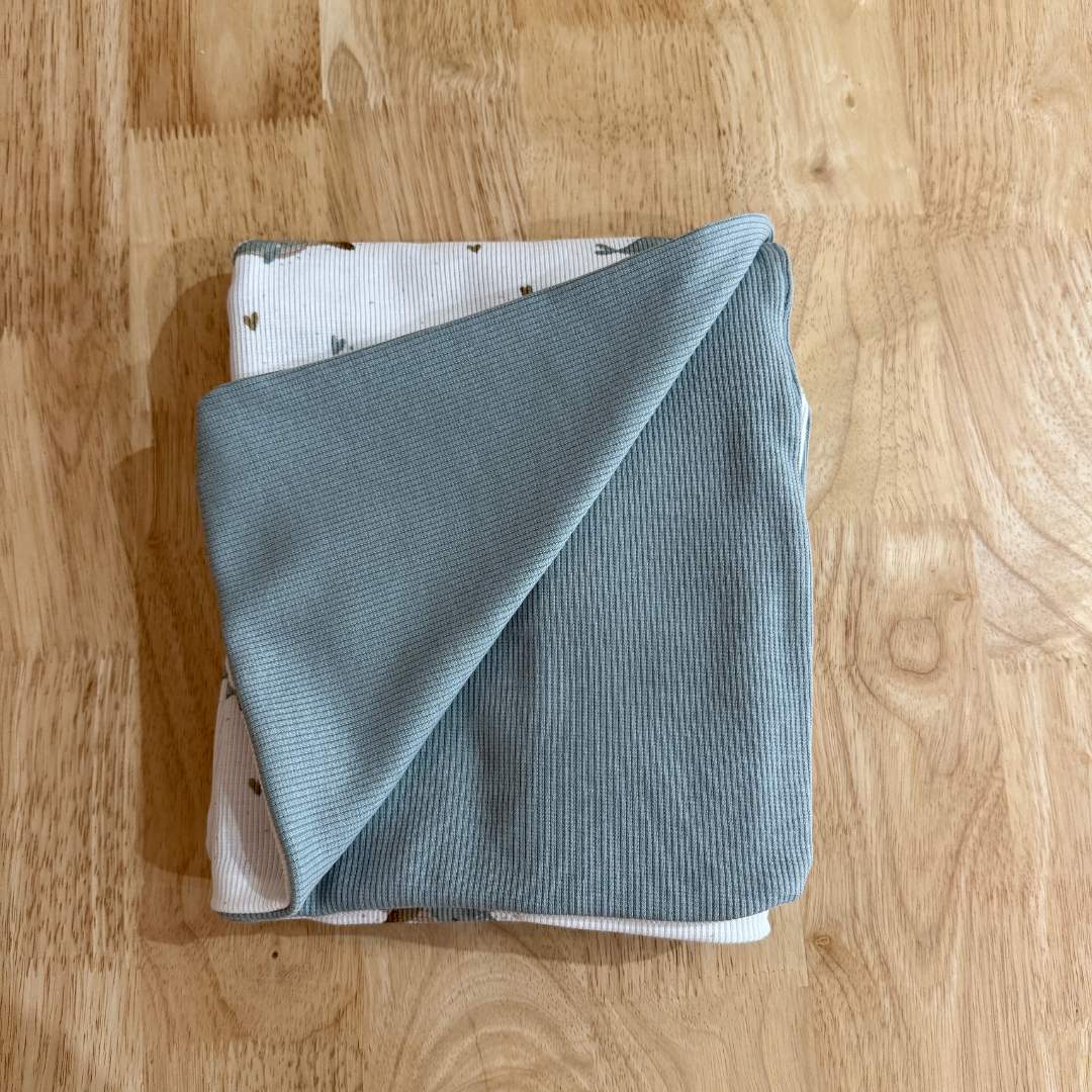 Set Primera Puesta Ballena con gorrito y arrullo