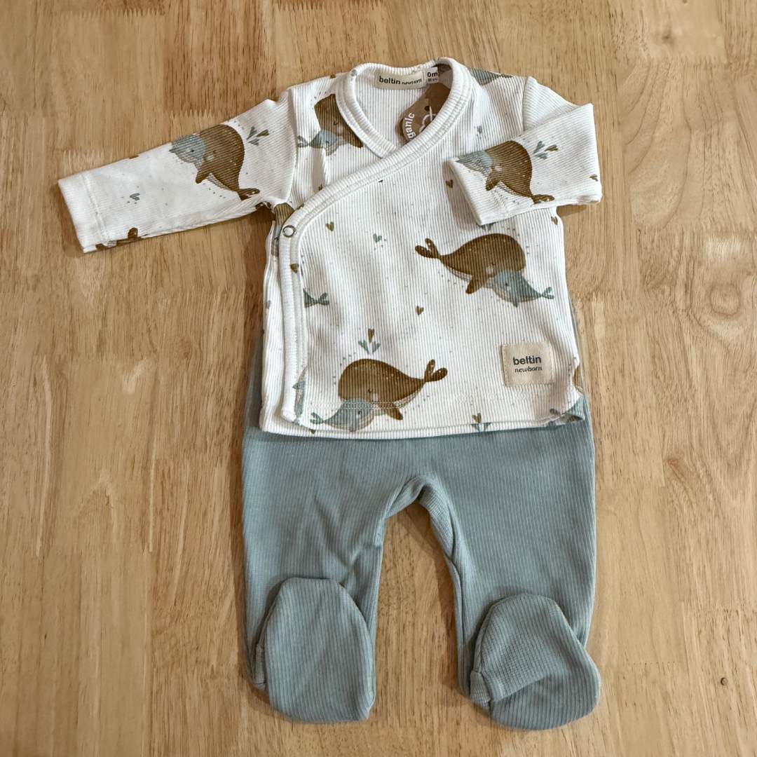 Set Primera Puesta Ballena con gorrito y arrullo