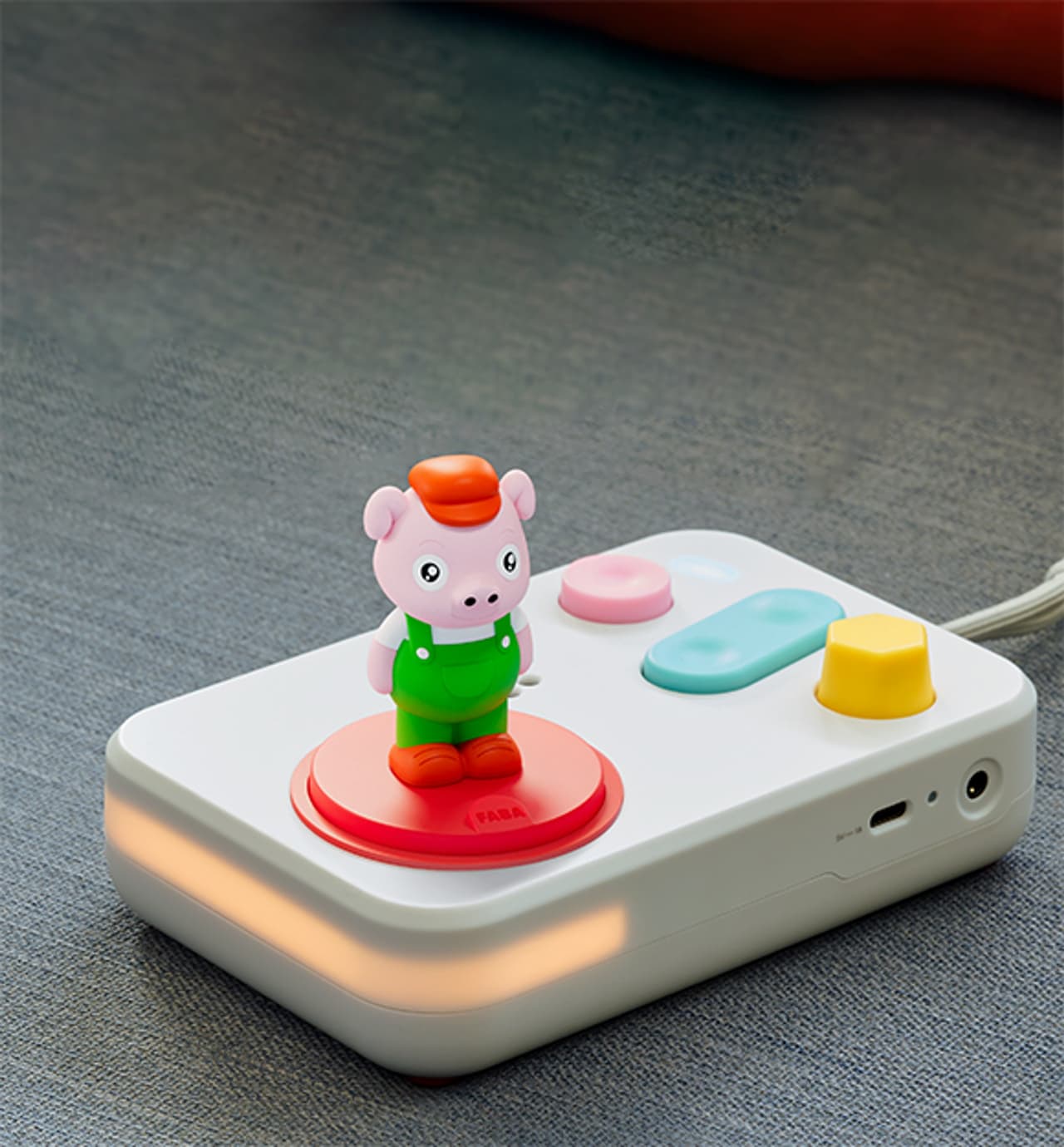 Los tres cerditos y otro cuento