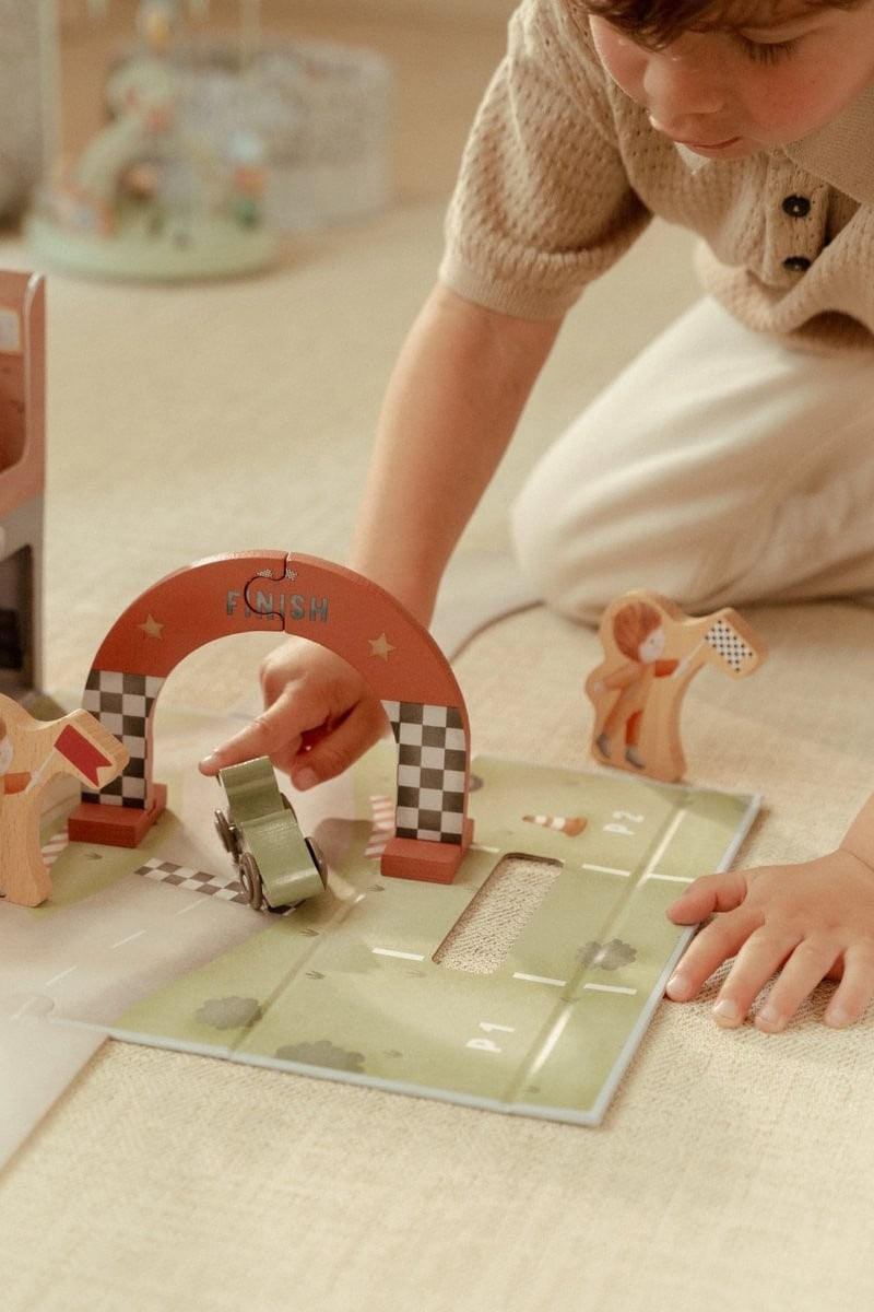 CAJA DE JUEGO CON PISTA CARRERAS FSC LITTLE DUTCH