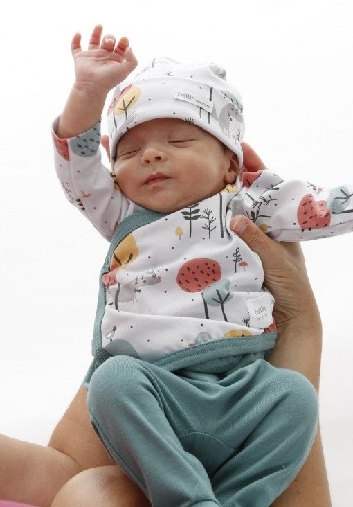 Conjunto recién nacido polaina y camiseta cuello volantes