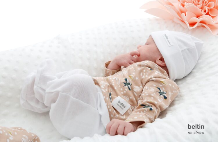 Conjunto primera puesta para bebe Mila