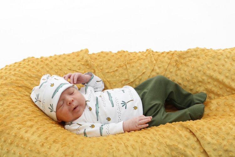 Conjunto primera ropita de bebe Crocco