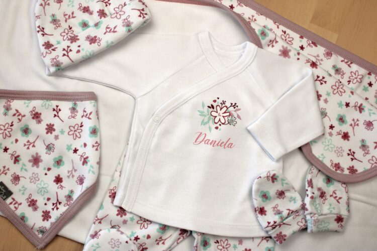 Set de nacimiento Flowers Personalizado - Imagen 3