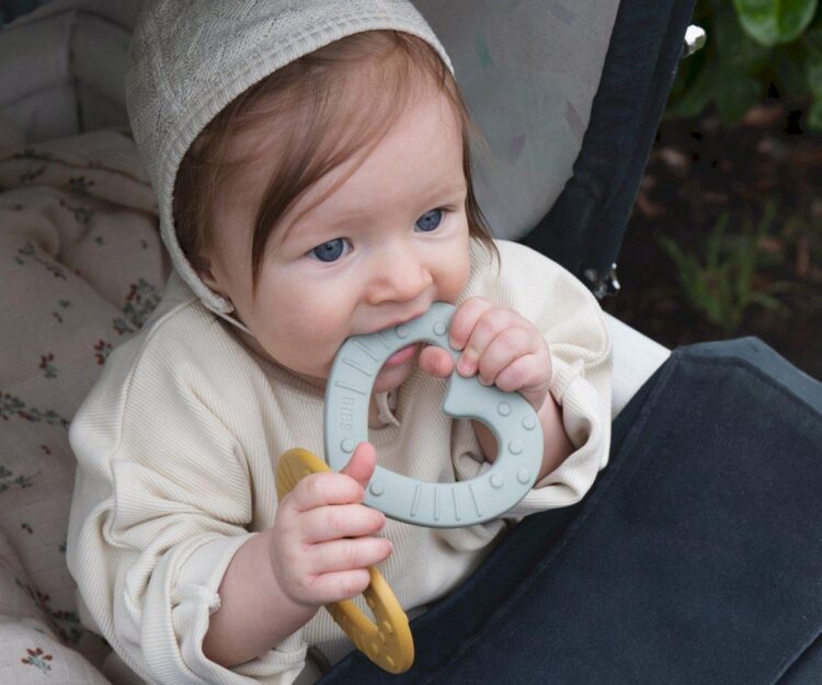 Mordedor BIBS Baby Bitie Corazón Ivory - Imagen 6