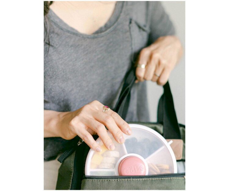 Caja Almuerzo Snack Spinner Flip, Correa de Mano y Hoja de Pegatinas Coral Pink - Imagen 3