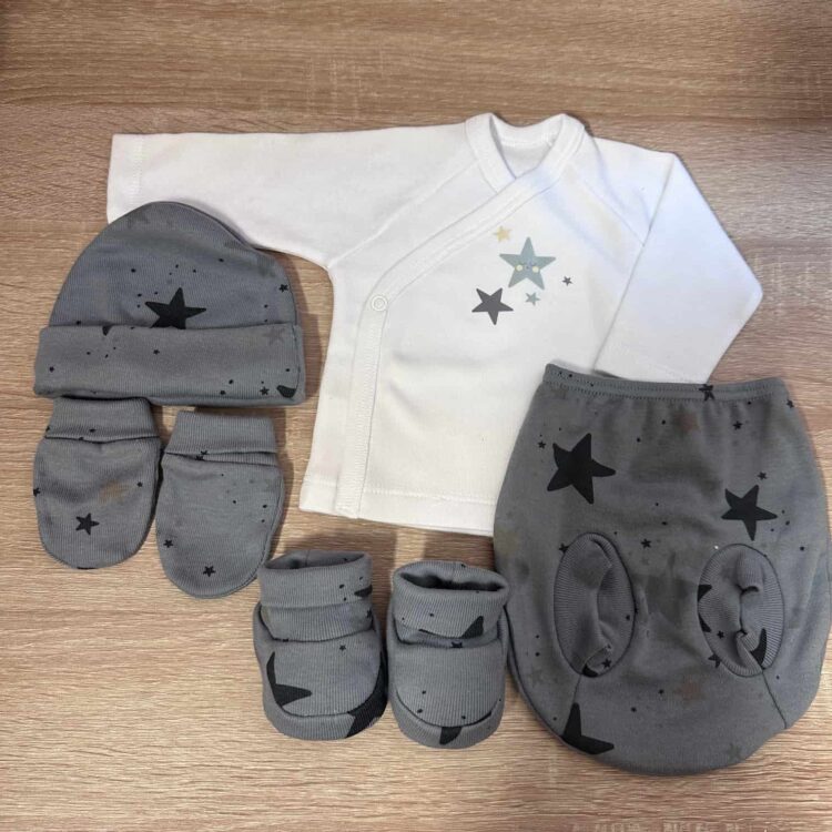 Set nacimiento 4 estrellas gris ranita